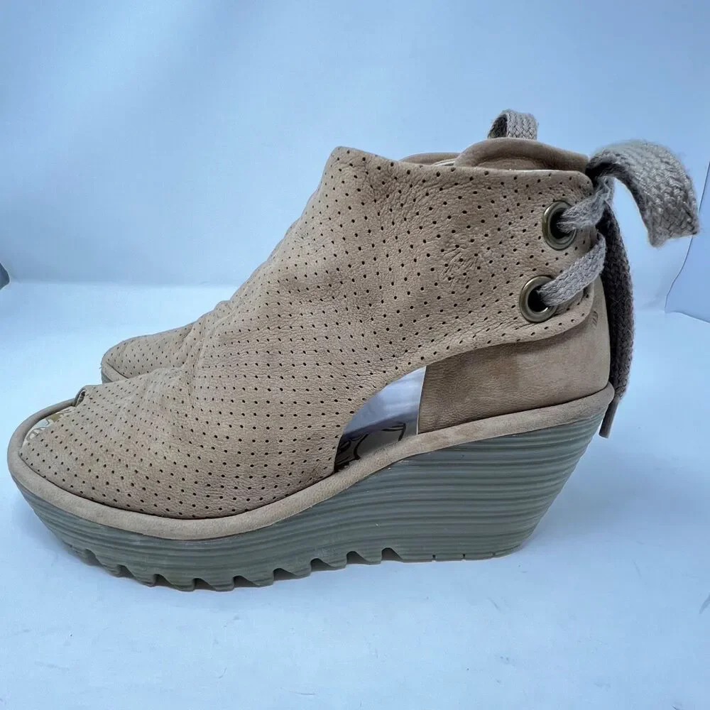 Fly London Ypul in Cupido Taupe Tan Wedge Sandals Peep Toe Sz 37 US 7